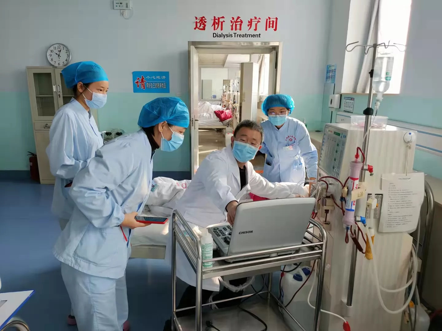 It offers extremely high resolution, a seamless display with a full touch screen, and a cleaning lockout feature to ensure cleaning and sanitizing between uses.