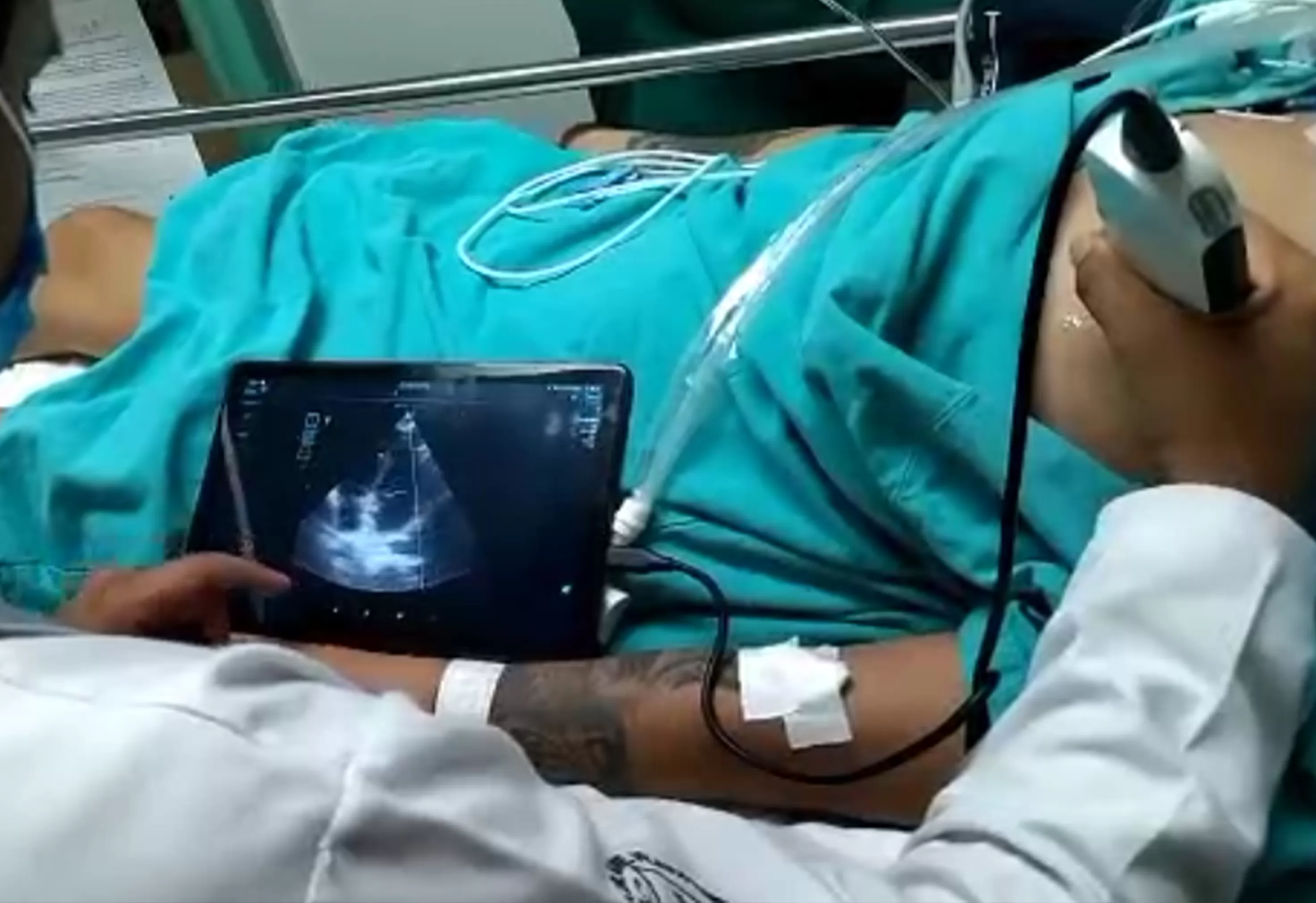 Easy to operate and transport in many environments. Its intuitive user interface is a true console with simplified procedures, features, workflow and reliability for ease of use.